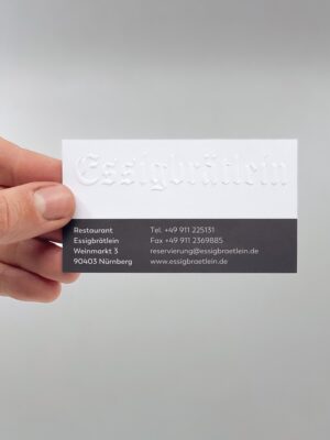 Visitenkartendesign für das Sternerestaurant Essigbrätlein: schlichtes Design, exklusive Veredelung
